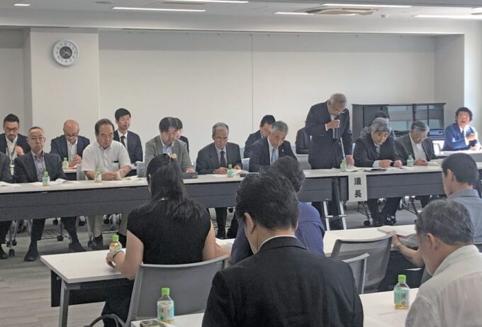 あいさつを行う竹内会長