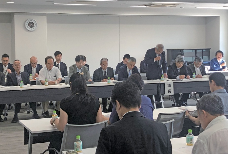 あいさつを行う竹内会長
