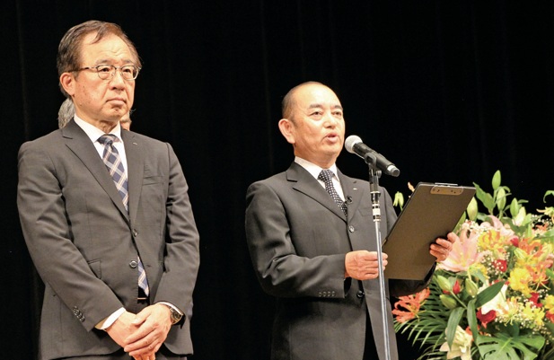中村勝司氏が就任（右）