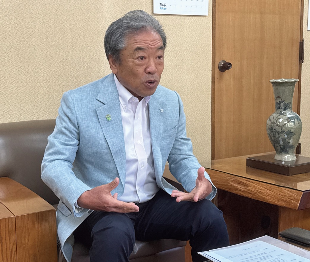 「課題の１つが交通政策」と熱く語る師岡会長