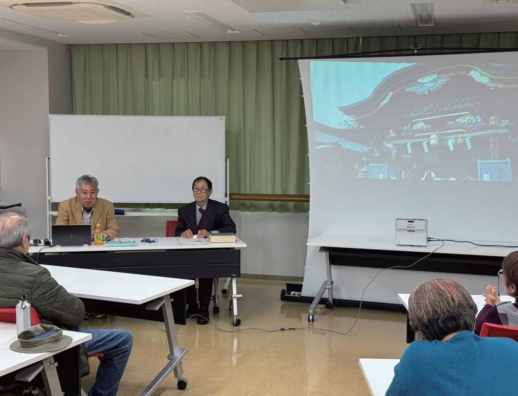 「青梅のまちはこうしてできあがった」をテーマに語る村野さん（左）と大倉さん（右）