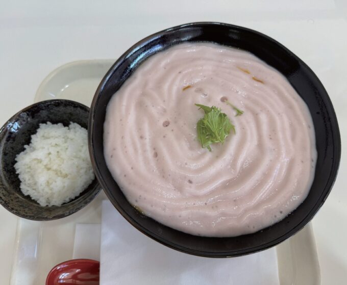 青梅の洋食店「ふじ嘉」、ピンク色ムースのカレーうどん　ドラゴンUDONペアお食事券プレゼント