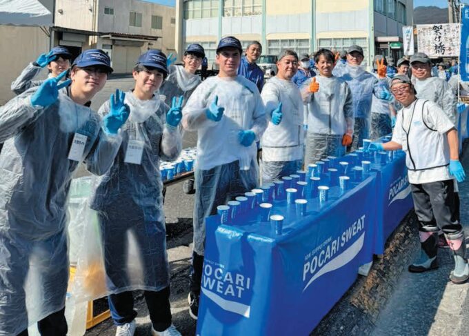 西多摩 Style Crew　「青梅マラソン」に１万６５００人　気温上昇、給水所全開で選手支える