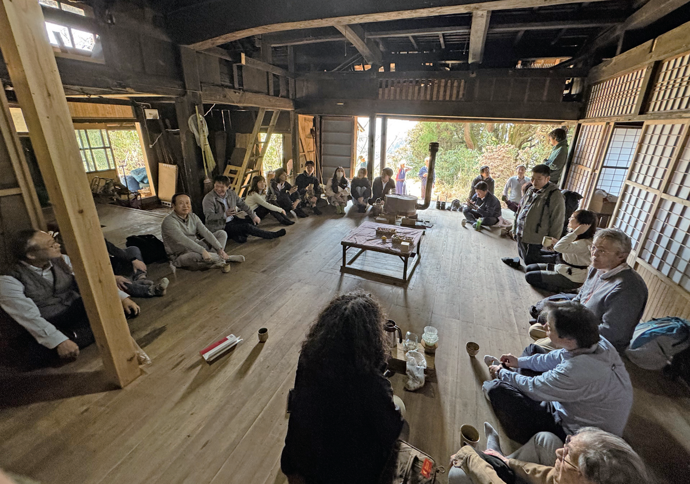 カシャクボ地区で古民家の再生工事を見学