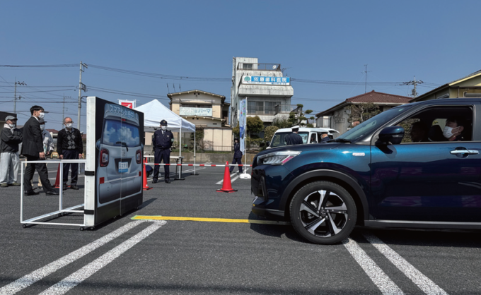 自動安全ブレーキなど体感 青梅で全国交通安全運動講習会