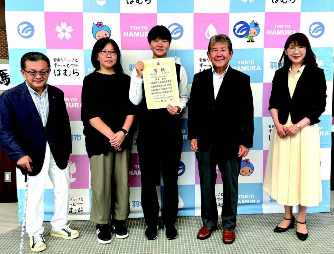 新井里奈さん、インターハイ女子やり投げで4位 自己ベスト更新を羽村市長に報告 女子野球選手の目標も